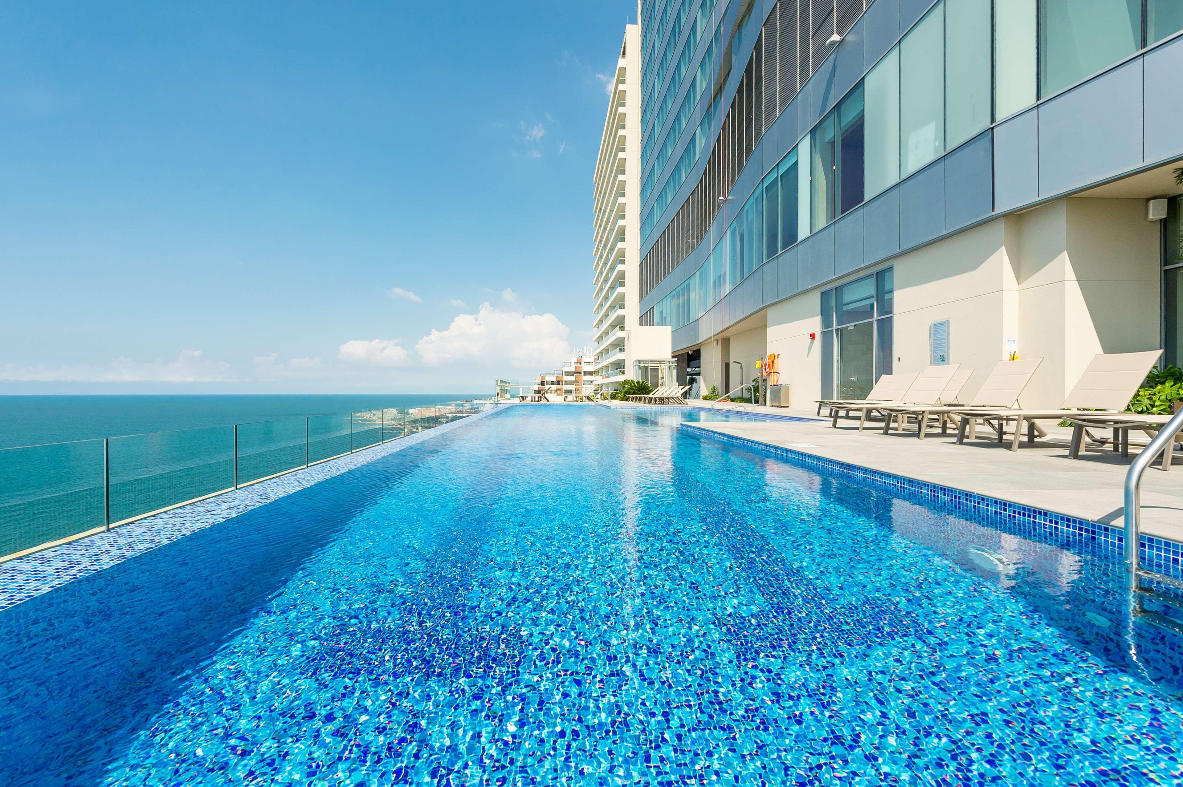 Hotel Hyatt Regency Cartagena  Exterior foto Infinity pool at the hotel