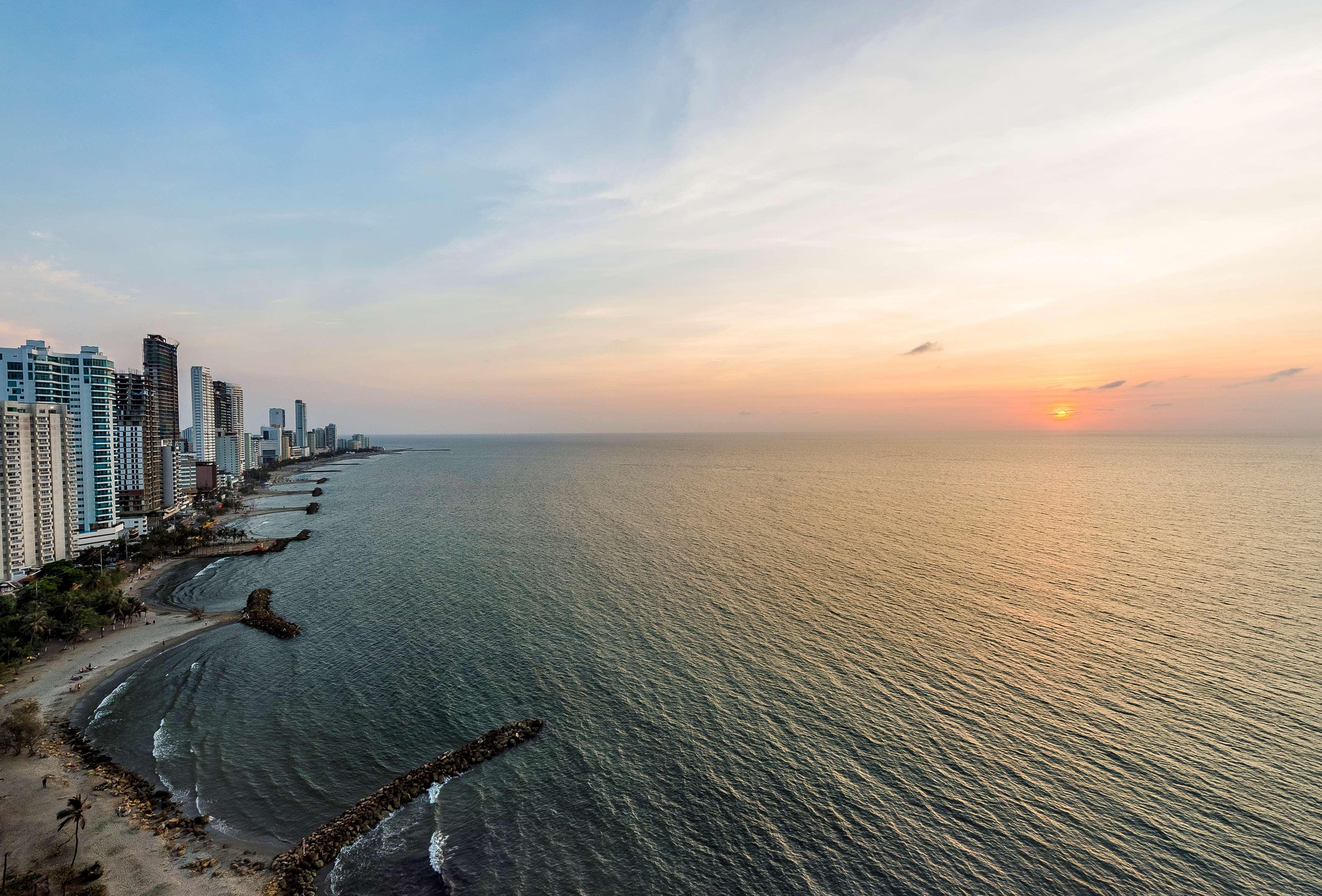 Hotel Hyatt Regency Cartagena  Exterior foto Sunset at Pattaya Beach