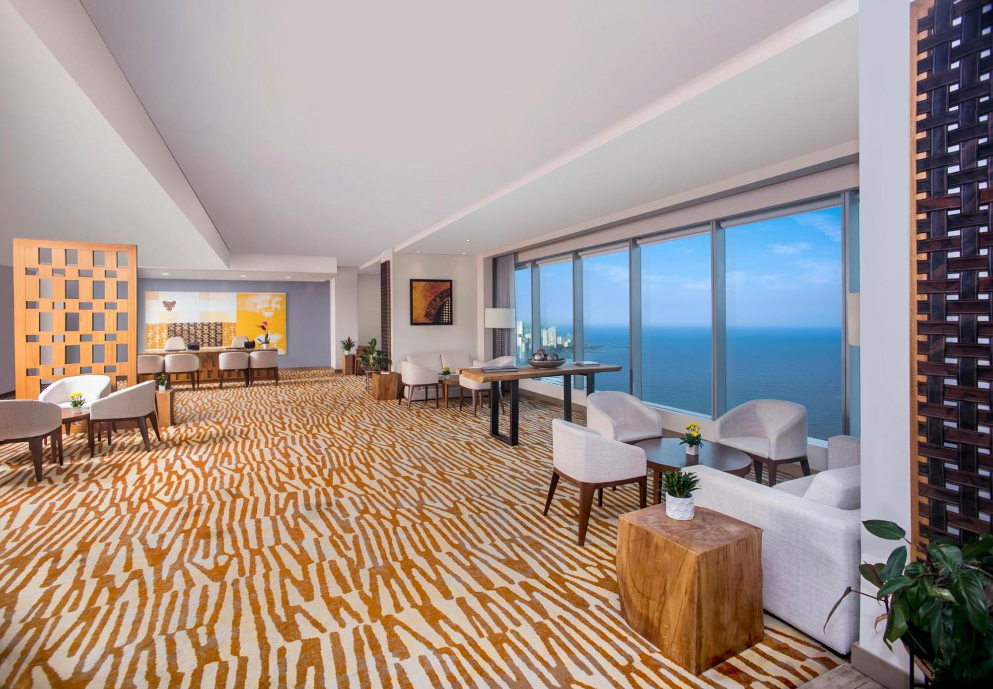 Hotel Hyatt Regency Cartagena  Exterior foto The Executive Club at the Westin Mumbai International